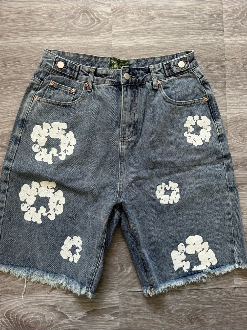 Denim Tears Light Wash Cotton Wreath Denim Shorts Size L New